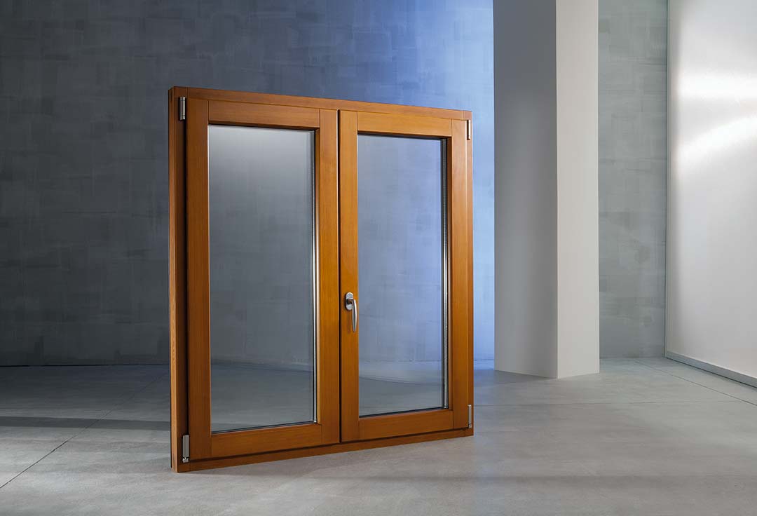 INFISSO MULTIPROFILO WOODALU PLUS Infissi in legno e alluminio