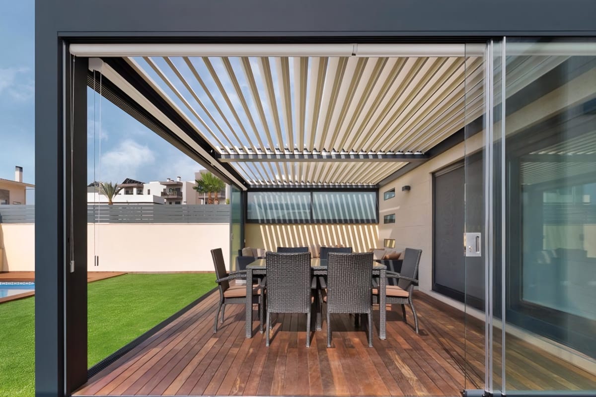 Pergole bioclimatiche - Eurofinestra Pergole bioclimatiche - Eurofinestra